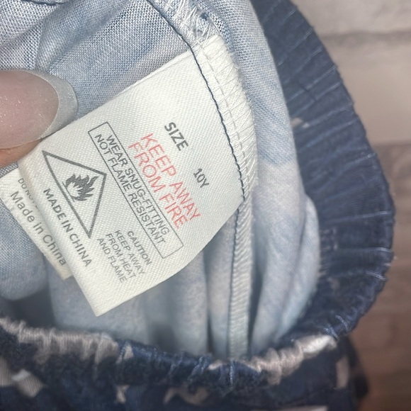 Boys navy shark Pj short set size 10Y - Picture 4 of 4